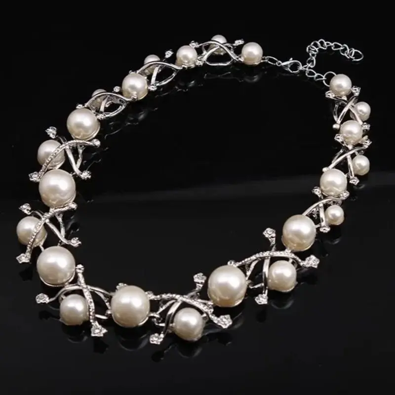 

Lustrous Grace Luxe – Pearl Vine Choker Necklace