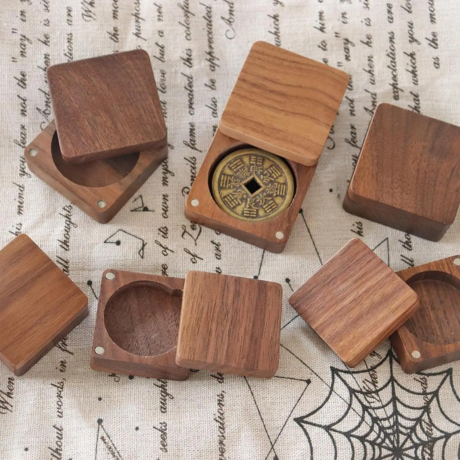 Coin Presentation Display Box, Commemorative Holder Showcase, Square Wooden Portable Coin Storage Box