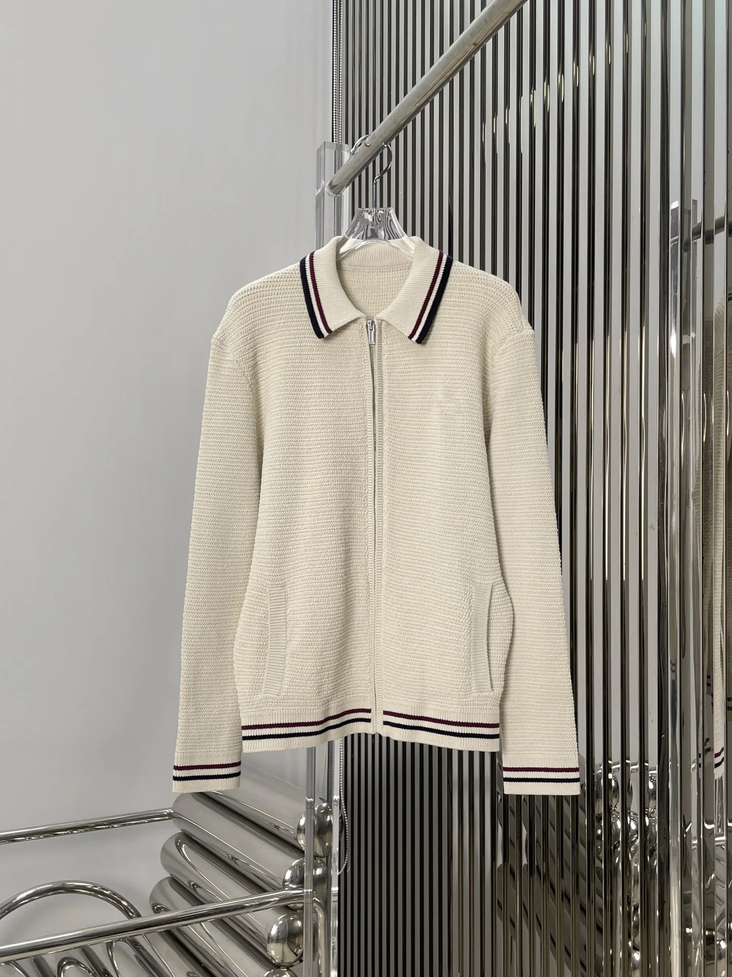 

2025 Autumn New College Style Letter Embroidered Stripes Color blocked Collar Clash Knitted Cardigan Jacket Versatile Girl Style