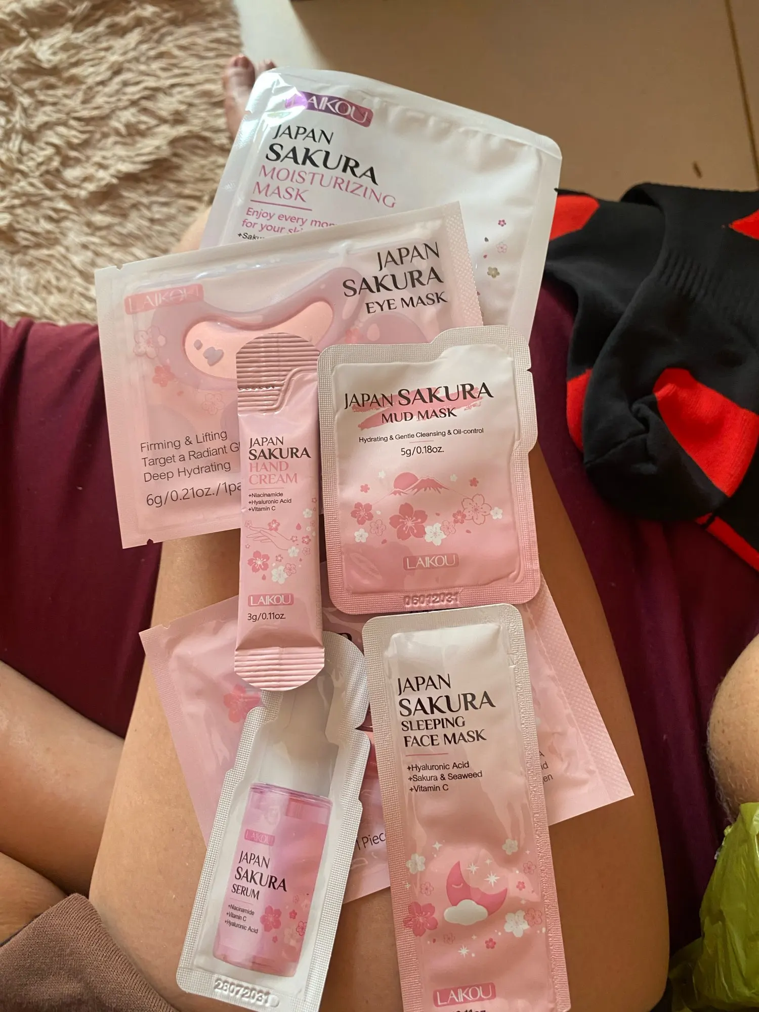 LAIKOU Japan Sakura Skin Care Set Hydrating Lip Mask Moisturizing And Soothing for Dry Skin photo review