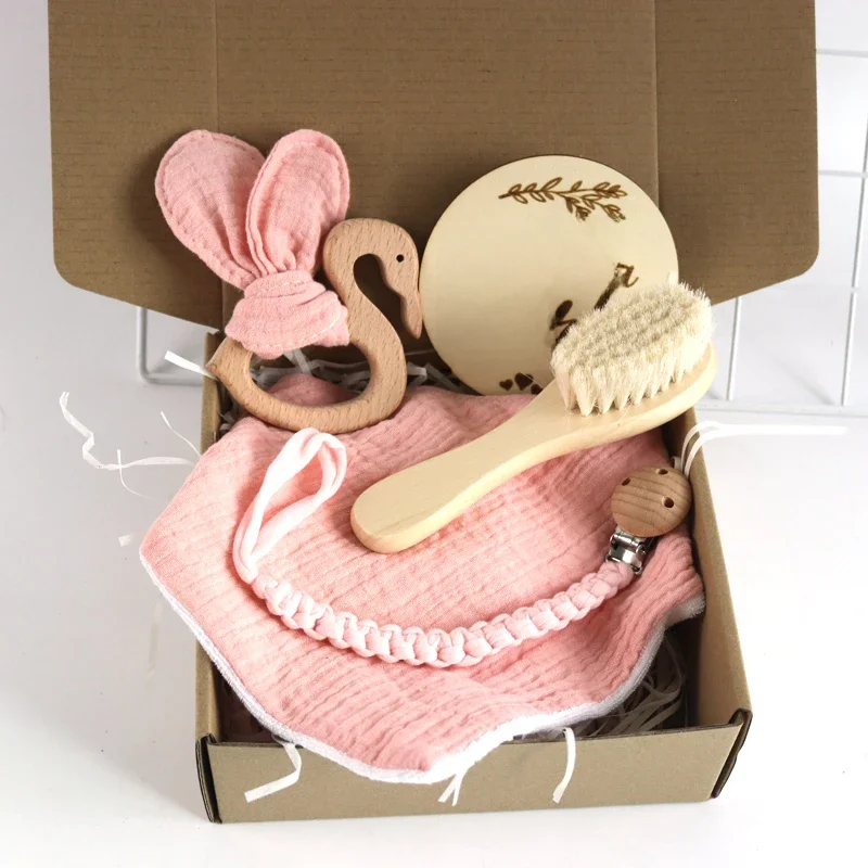 Bavoirs pour bébé, coffret cadeau avec flamant rose, chaîne de sucette, hochet, brosse en laine, ensemble de dentition pour nouveau-né