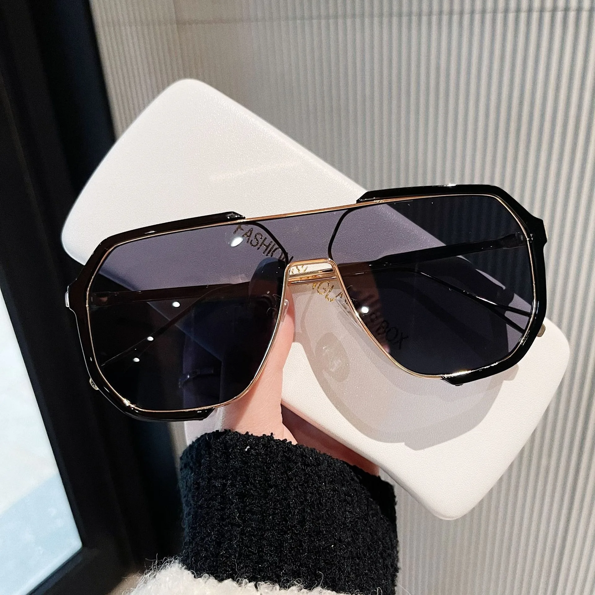 Übergroße Sonnenbrille Frauen Neue Einzigartige Einteilige Mode Sonnenbrillen für Männer UV400 Punk Gläser Trend Weibliche Brillen UV400 – Detail 3
