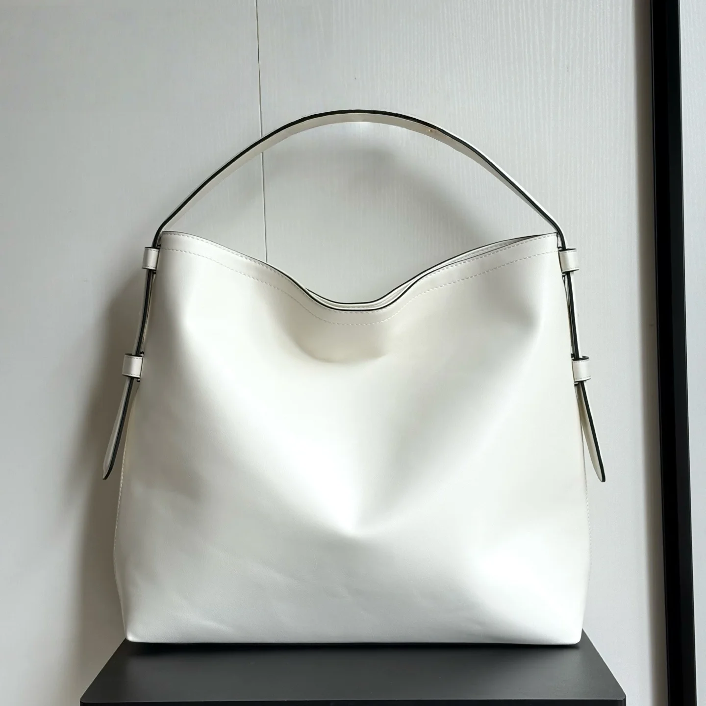 

2025 New Women's Detachable and Adjustable Shoulder Strap Tote Bag/Crossbody Bag in White 40/36/12cm