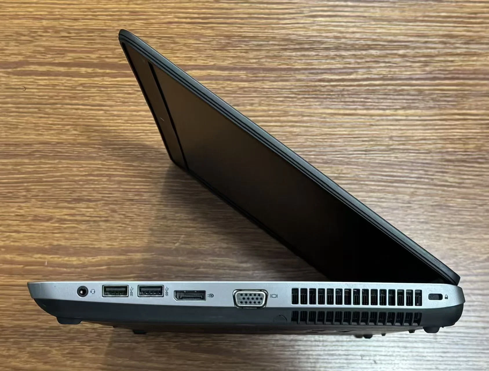 Laptop ProBook 640 G1 Business, Core i5, 8GB de RAM, 256GB SSD, Windows 10 Pro 64, câmera recondicionada