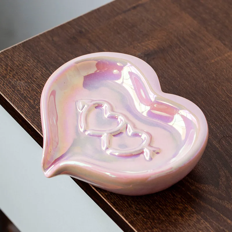 Iridescent Ceramic soap dish Ins-style heart-shaped cute soap dish Colorful high-quality countertop ornaments