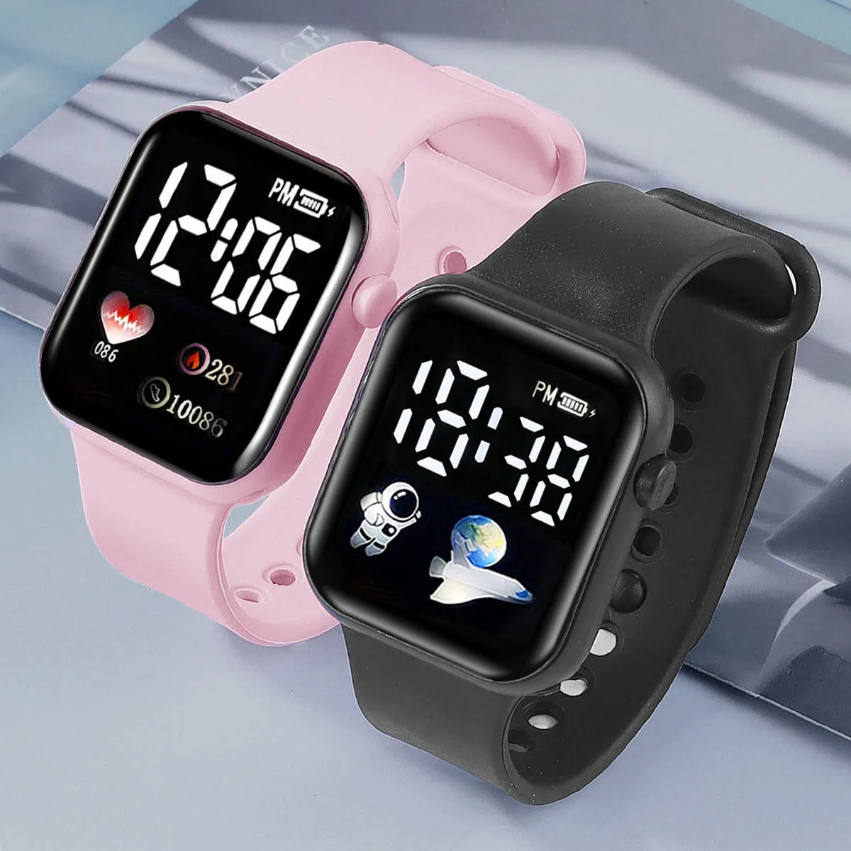 2-Piece Set, Casual and Fashionable Led Electronic Watch |   The Perfect Gift for Couples, Suitable for Everyday Wear, a Must-Have for Teenagers Back to School Season, Plastic Case with Silicone Strap.