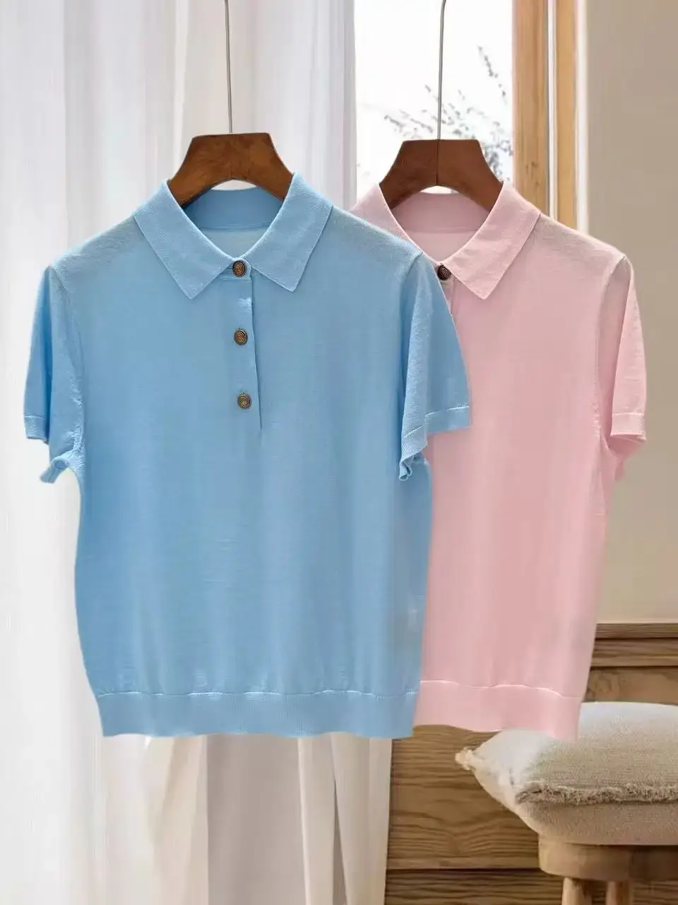 

Classic versatile high-quality 100% merino wool short sleeve T-shirt