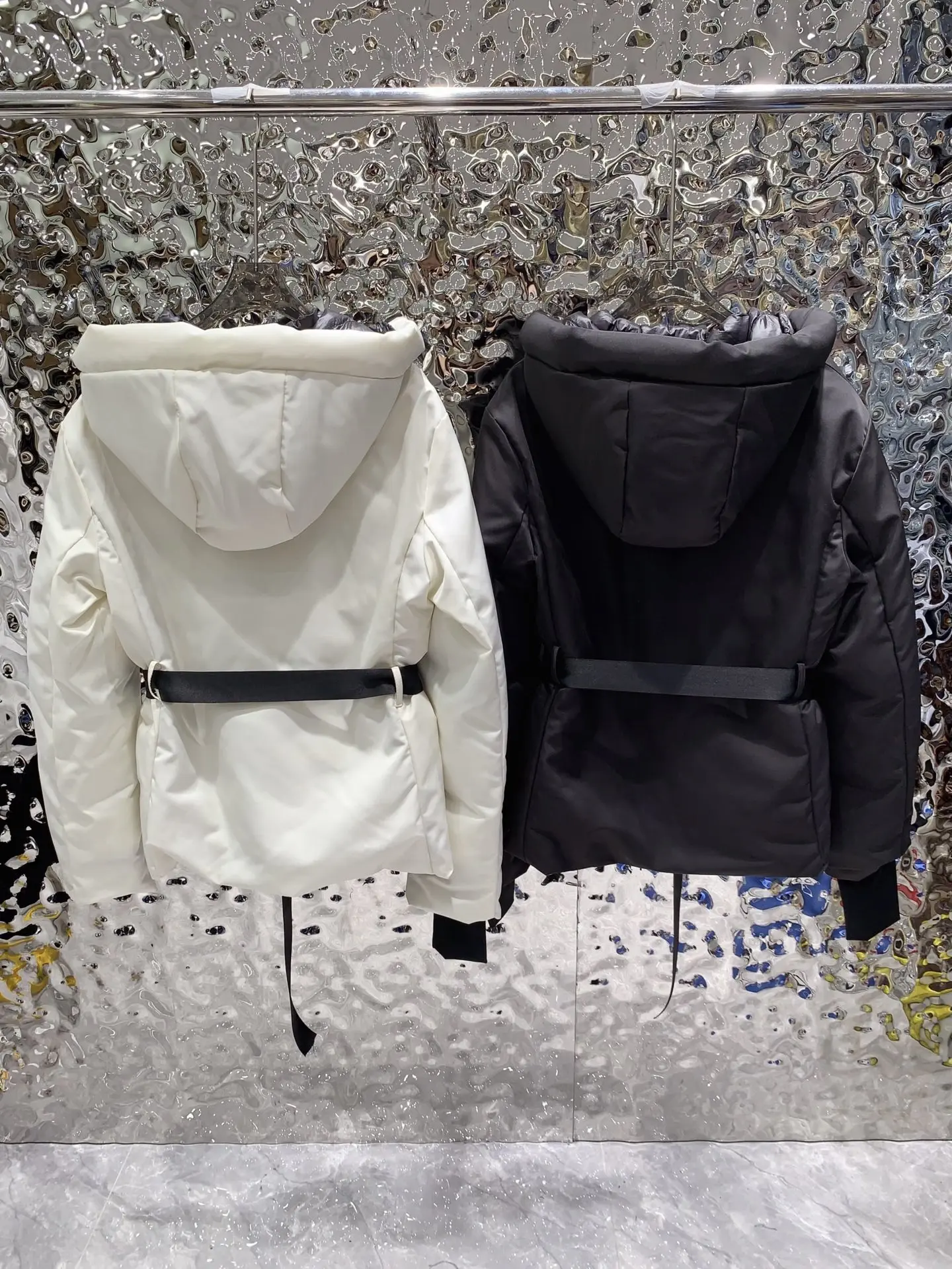 Winter 2025, nieuwe damesmode, warm ski-jack, katoenen jas met riem en capuchon