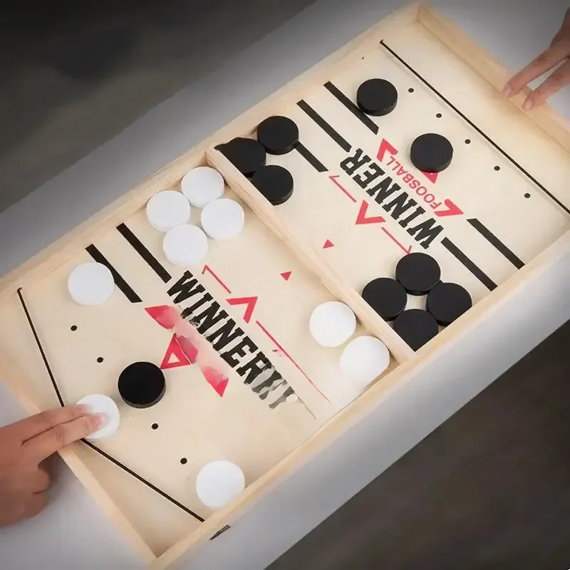 Jeu de société Sling Puck avec rythme de hockey sur table, bataille rapide, gagnant, fête, adulte, enfant, famille, bureau