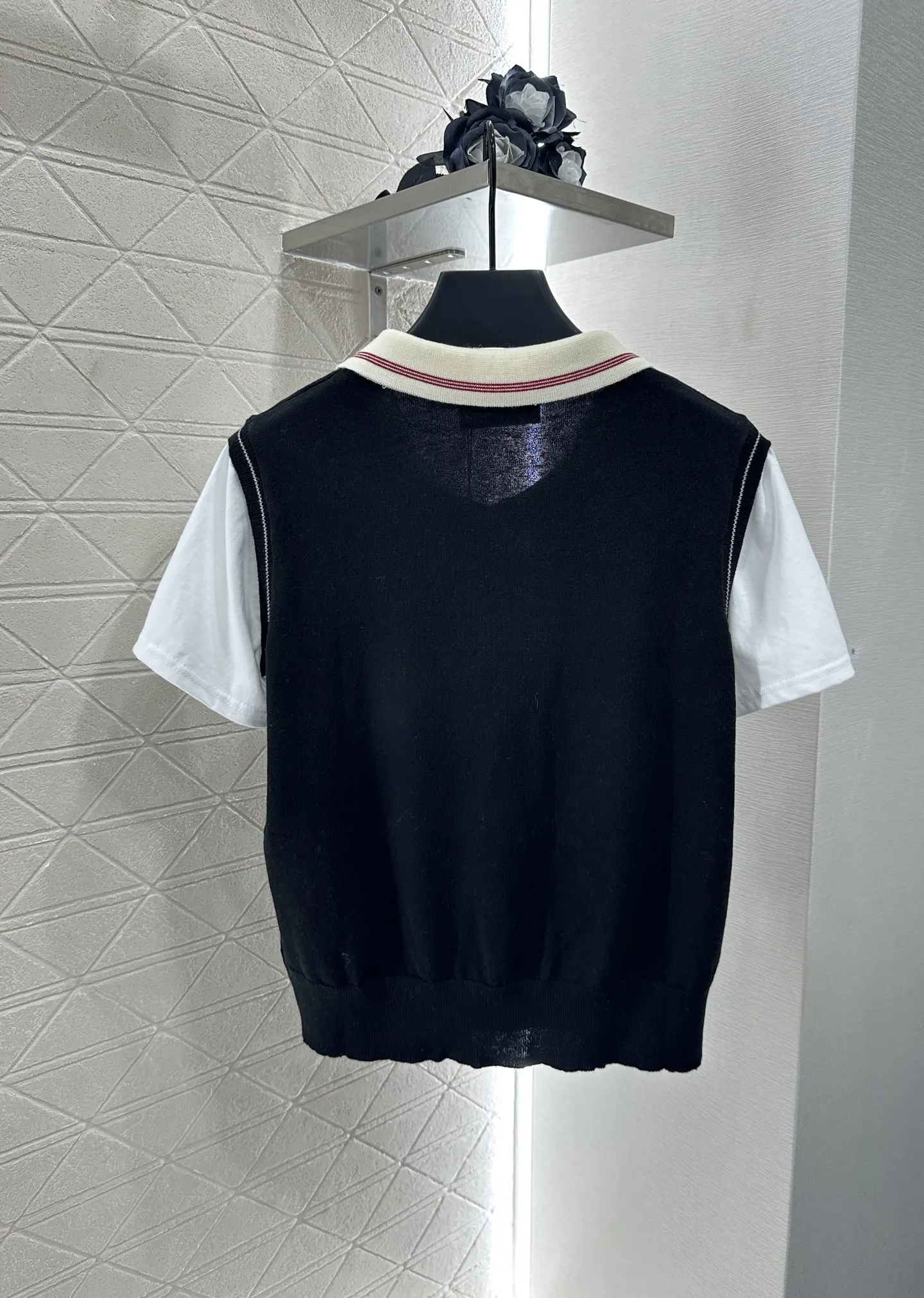 

2025 New Color Contrasting Knitted Top Comfortable and Elastic Design with Layered Sense WYY-124
