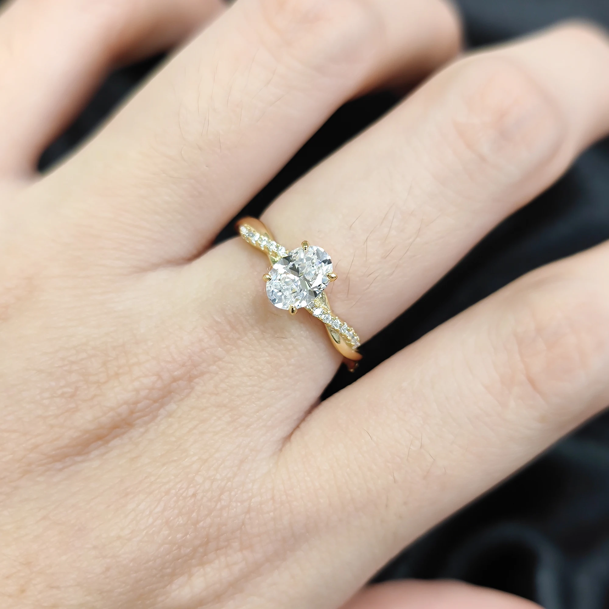 GEM'S BALLET 1.0CTW5x7mm البيضاوي صغيرتي الملتوية الكرمة مويسانيتي خاتم الخطوبة 18 كيلو مطلية بالذهب 925 الفضة الاسترليني