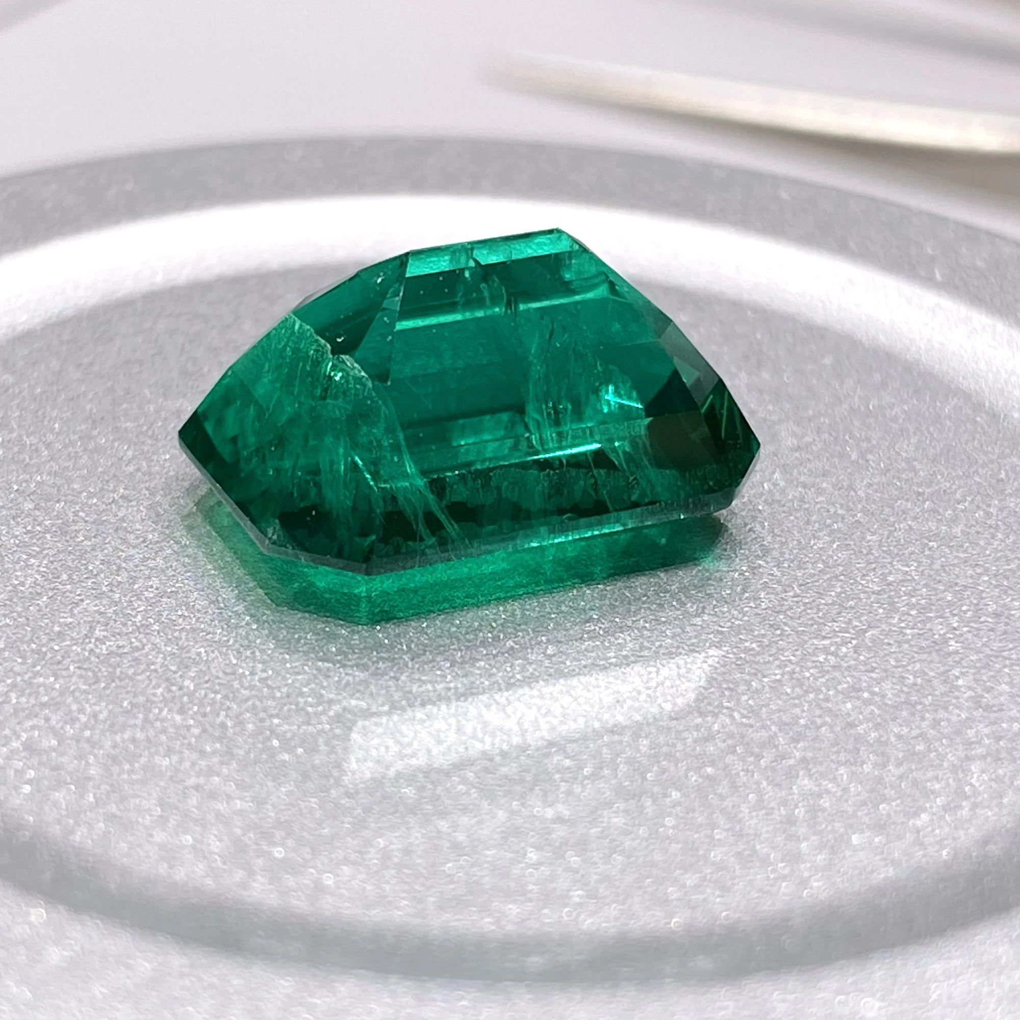 

Lab Grown Emerald Stone 7.53ct Colombian Emerald Cut With AGL Certificate for jewelry making