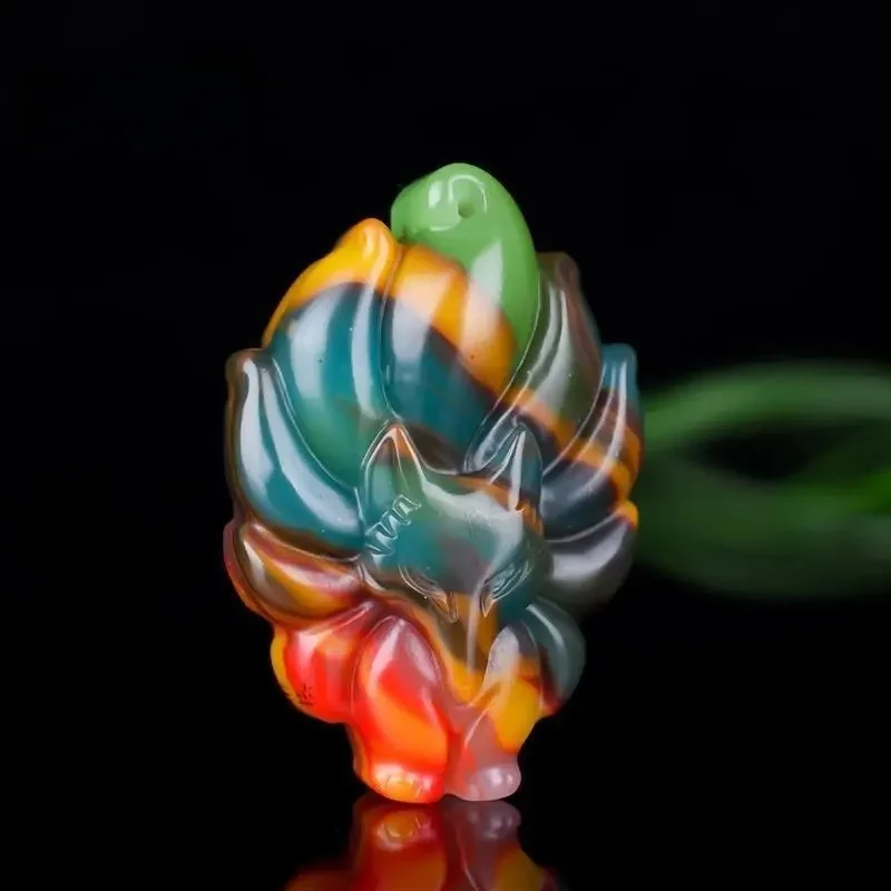 Naturalny chiński kolorowy wisiorek z lisem z jadeitu Hetian kolor jadeitowy naszyjnik ręcznie rzeźbiony Amulet na szczęście luksusowa biżuteria damska prezent świąteczny — zdjęcie 2