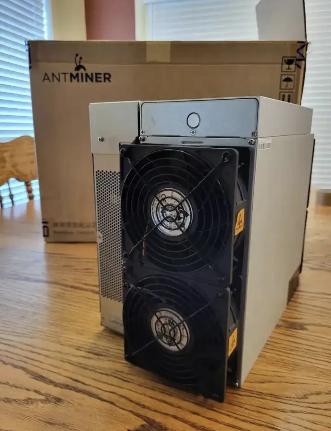 

Buy 3 get 2 free Antminer L7 9300 LTC & DOGE Miner Litecoin and Dogecoin high-performance machine