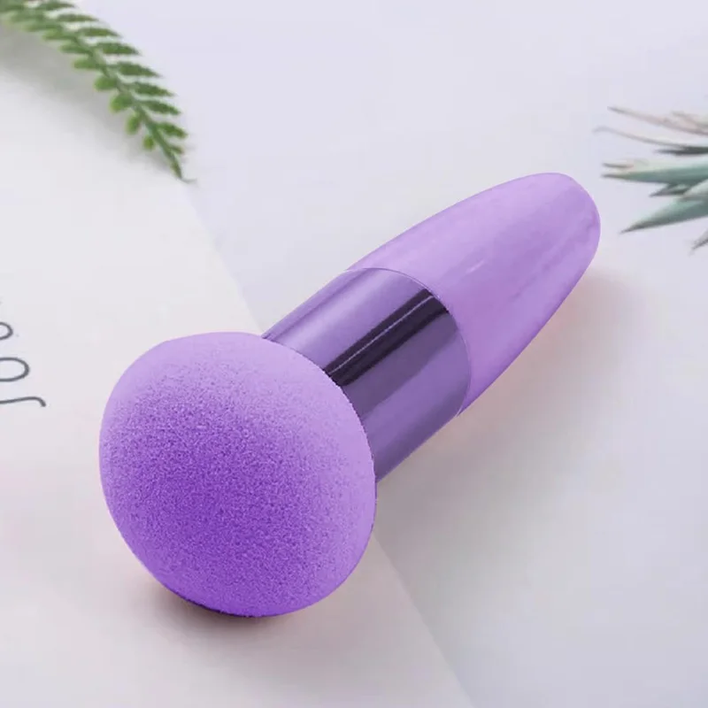 Aplikator w kształcie pocisku, hydrofilowy materiał poliuretanowy, miękki i elastyczny, do stosowania na sucho i na mokro, do nakładania i utrwalania makijażu.