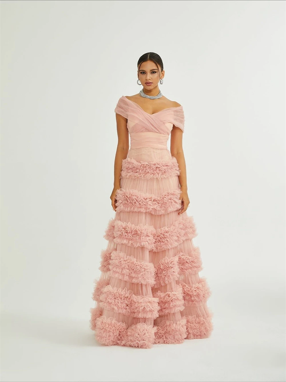 Sansa personalizado Rosa volantes escalonados A-line fuera del hombro vestido De graduación sin mangas Vestidos De Noche hasta el suelo Noche Formal