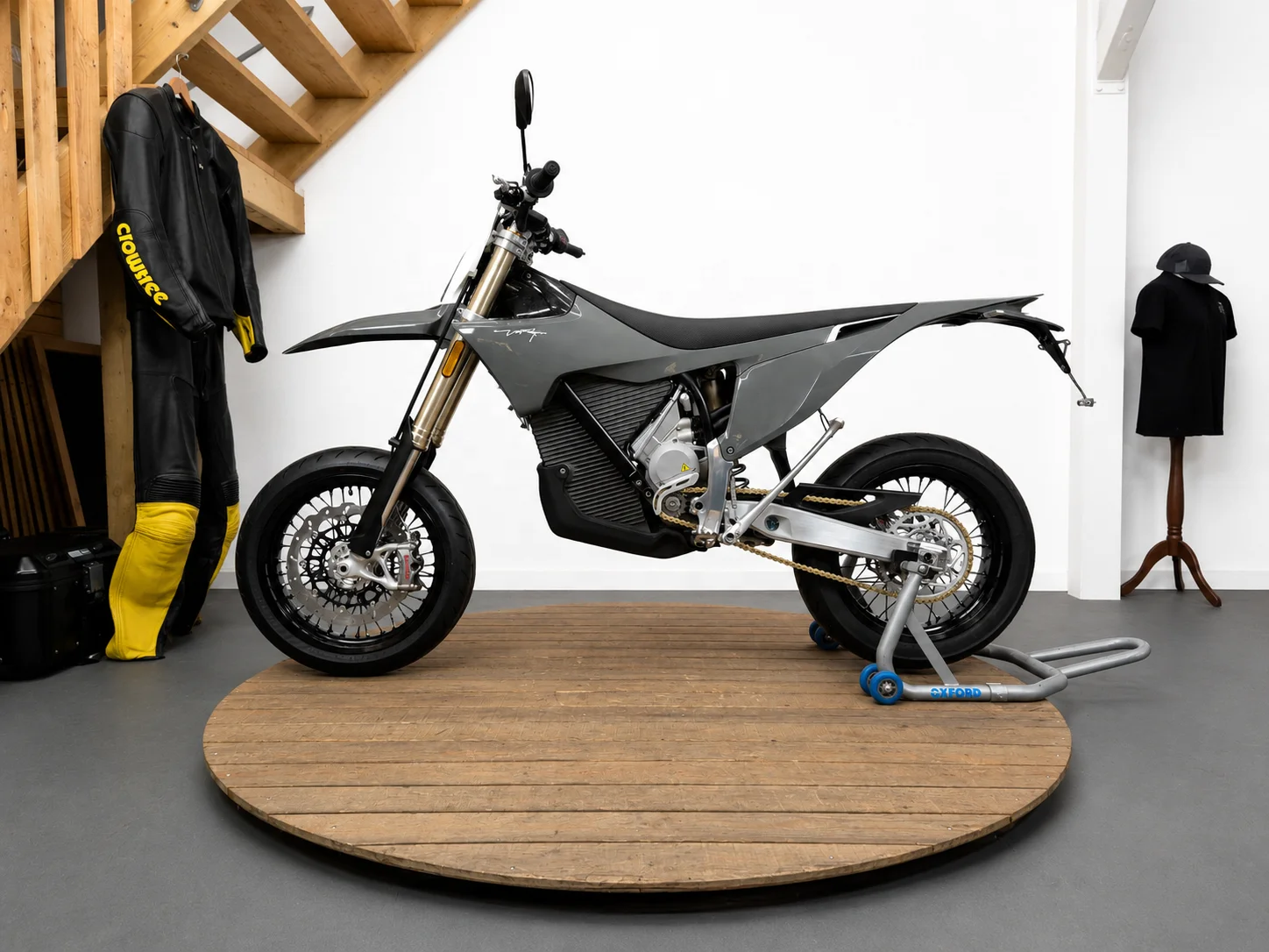 FAST SELLING BUY 2 GET 1 FREE Top Quality Stock New 2026 Starkk Future Vargg SM 80hp Adult Electrics Dirt Bike with 2-years Warranty