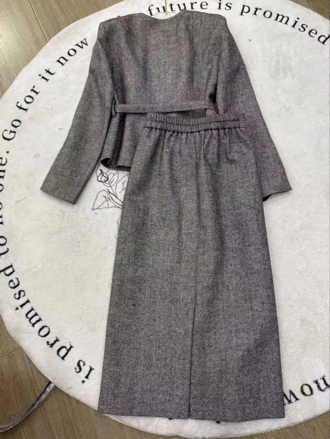Elegant Suit with Herringbone Pattern and High-Waist Long Skirt Set