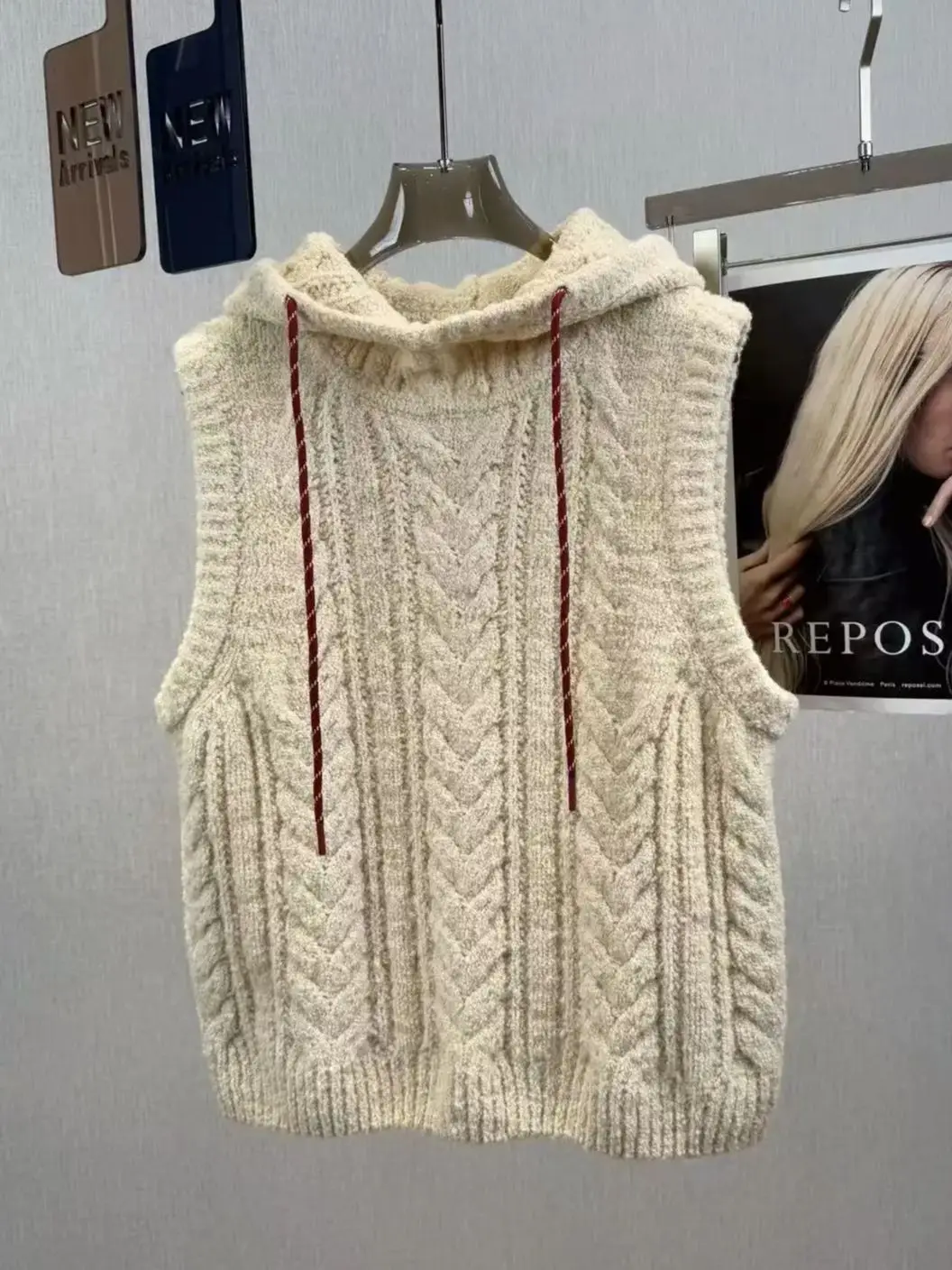 

Autumn women's solid color hooded wool knitted vest