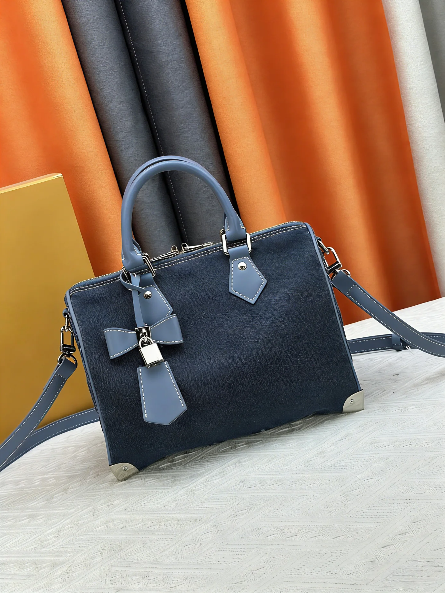

2026 New Arrival Women's Denim Bag—A Stylish Versatile Shoulder & Crossbody Bag With A Premium Aesthetic 25*19*15cm