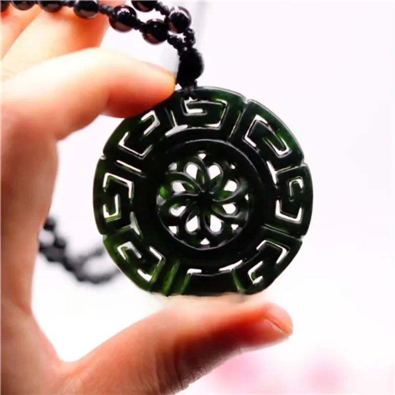 Chiński czarny zielonego jadeitu dwustronnie Hollow wiatrak wisiorek naturalne ręczne rzeźbione naszyjnik Amulet szczęście prezenty mężczyzn łańcuch sweter — zdjęcie 2