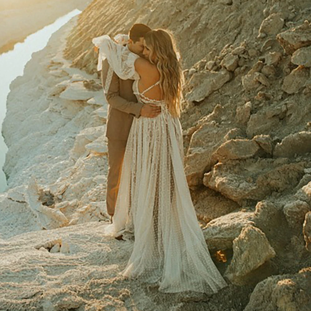 Maßgeschneidertes Boho-Brautkleid mit Spaghettiträgern und Elopement-Brautkleid, rückenfreies Korsett, gepunktete Spitze, langes Brautkleid mit abnehmbaren Ärmeln – Detail 4