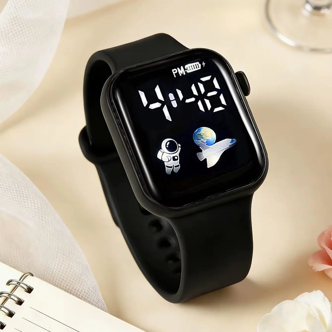 2-Piece Set of Black Silicone Digital Watches with a Simple Football Series Accessory Set, Suitable for Daily Wear and Holiday Parties No Smart Functions