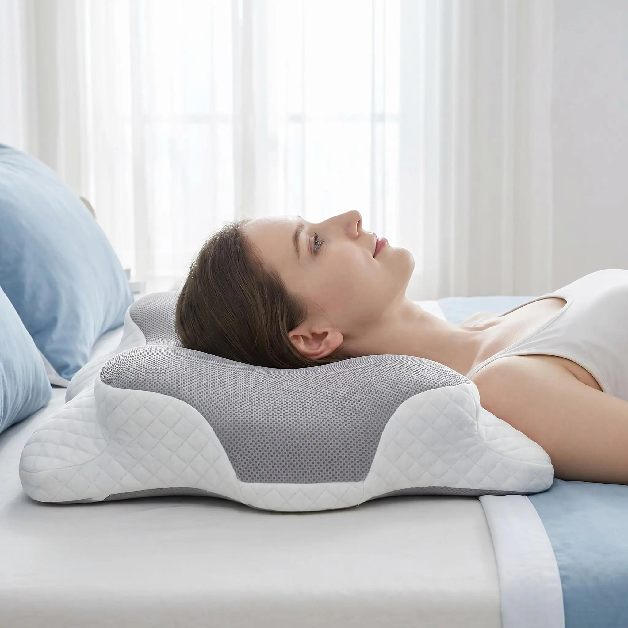 1 Set Schmetterlings-Memory-Schaum-Kissen Hellgrau, Ergonomisches Nackenkissen mit Lochdesign, Druckentlastendes Langsam Rückfederndes Bettkissen für Nackenstütze, Geschenk zur Nackenschmerzlinderung