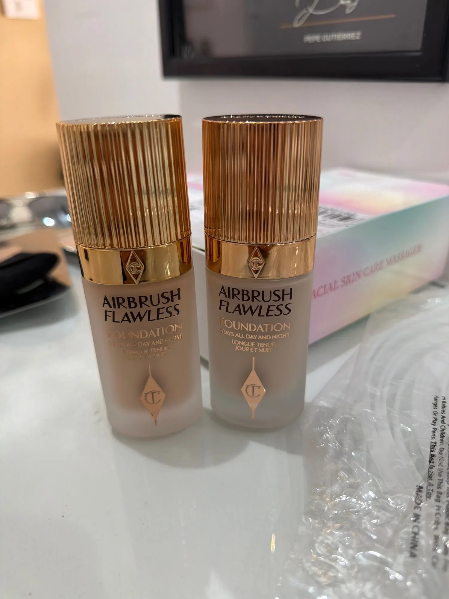 Charlotte Tilbury 4 Colors Liquid Foundation And Micro Light Powder Air Cushion Foundation Concealer Touch Up Makeup Artifact photo review