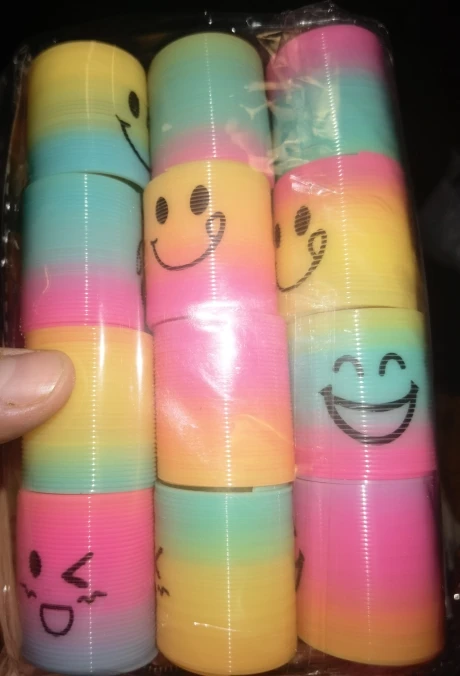 12/180Pcs Mini Rainbow Magic Springs Circle Party Favor Birthdy Gift Fidgot Goodie Bag Stuffers Pinata Filler Gifts Party Gift photo review