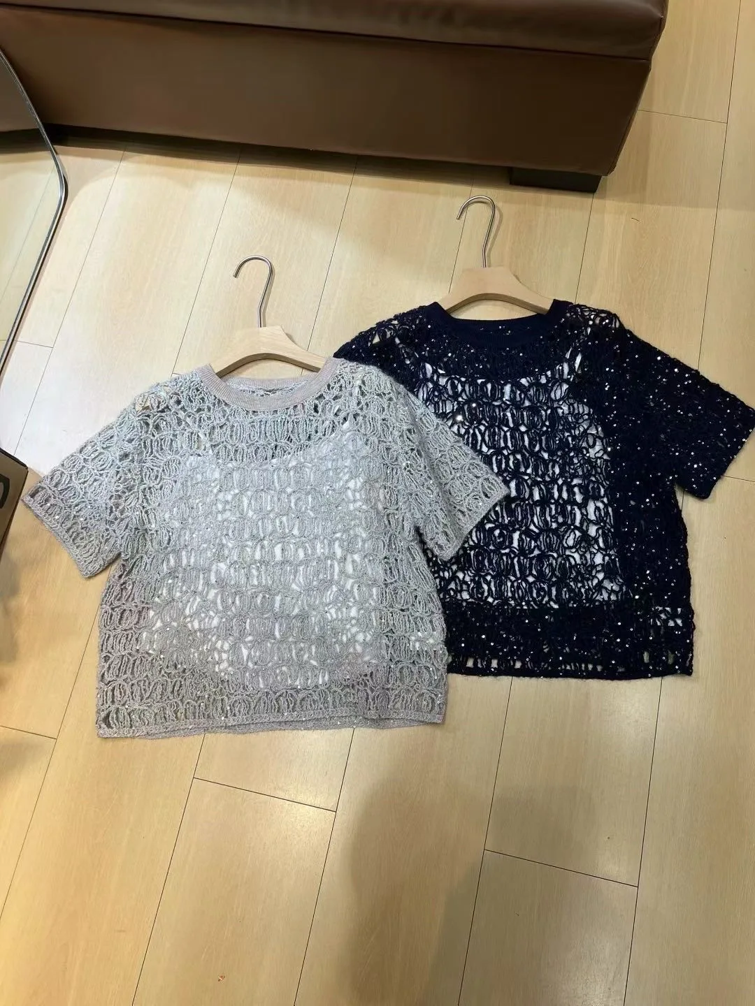 

Elegant casual women's hollow knitted sequined blouse