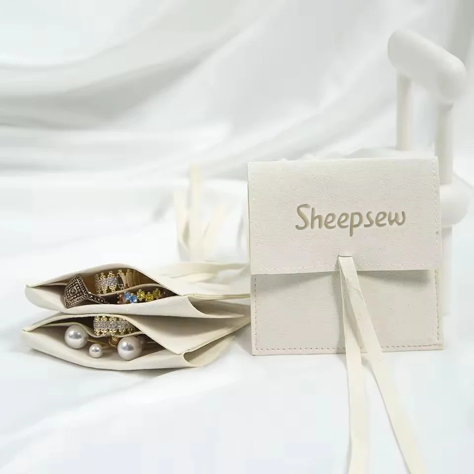 

50pcs Custom Logo Ivory Microfiber Jewelry Bag 6x6cm 8x6cm 8X8cm 9x9cm Suede Envelope Rings Earrings Bracelet Pendant Brooch