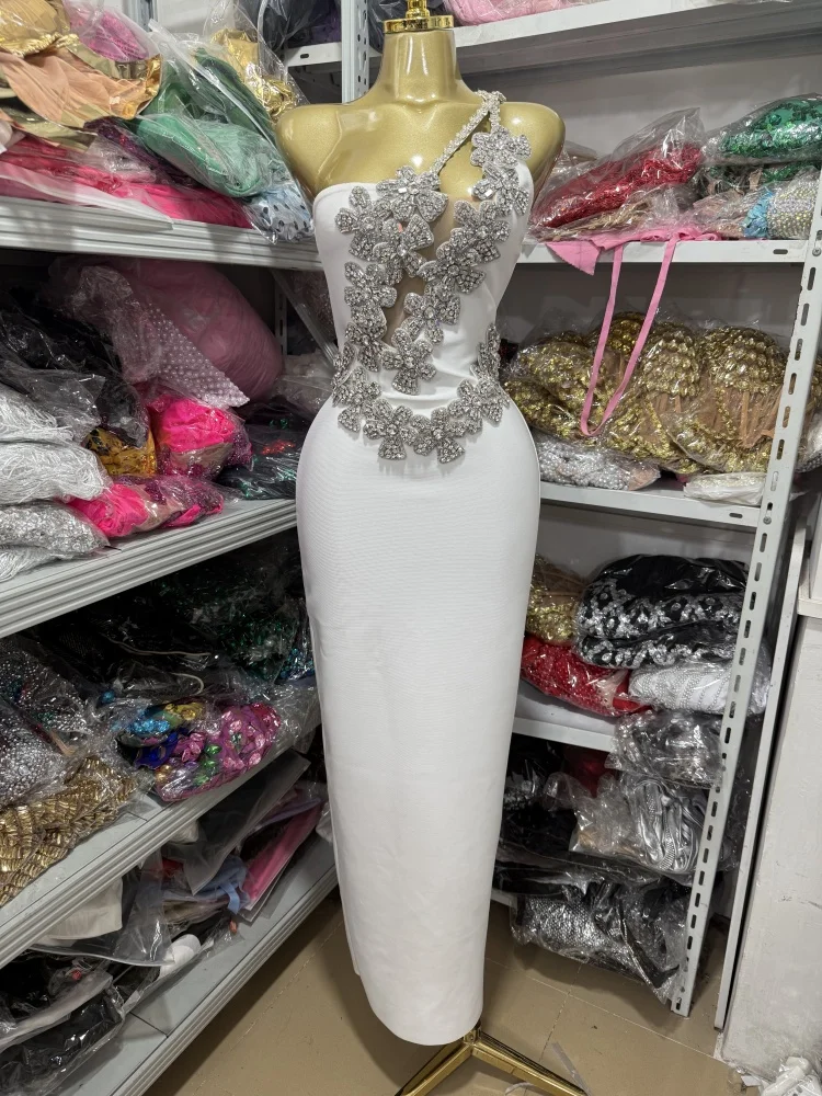 عالية الجودة أنيقة الأبيض خارج الكتف مطرز الجوف طويل التفاف فستان المرأة فستان حفلة عصري فستان الزفاف