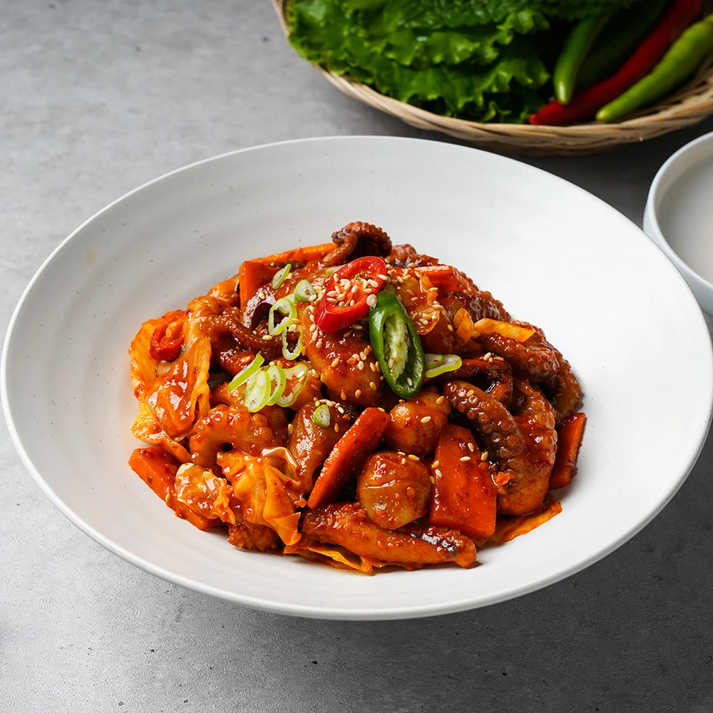 [홍익상회] 역전쭈꾸미 500g 2인분 양념 쭈꾸미 볶음 캠핑 음식 요리 밀키트