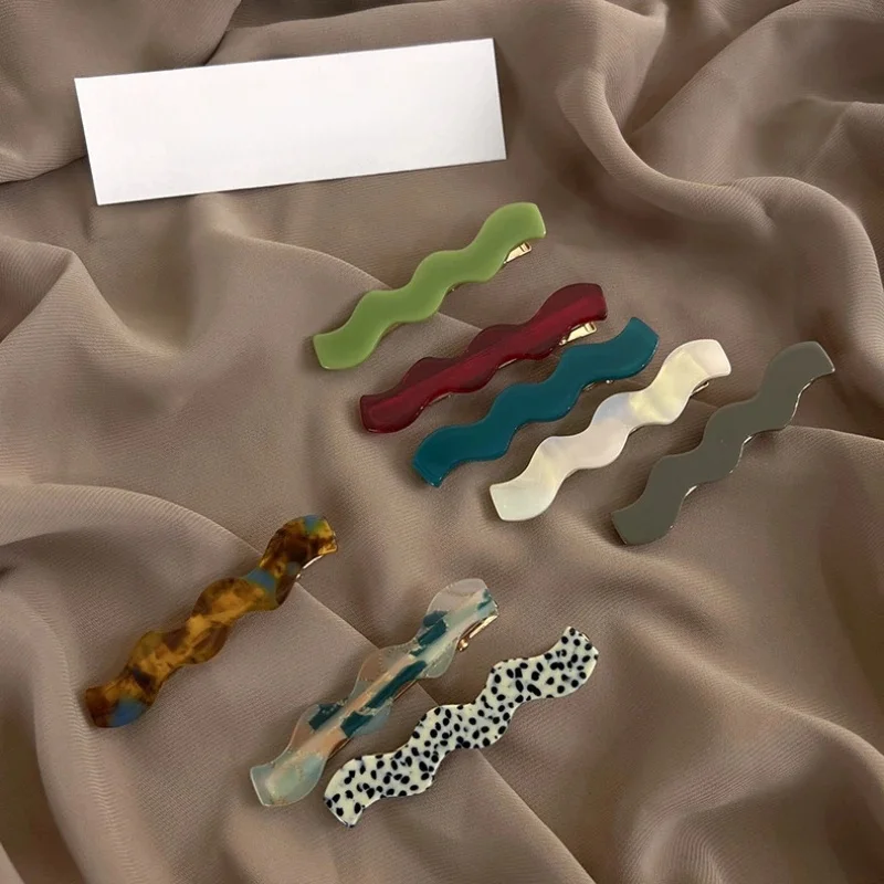 Pinces à cheveux en acrylique ondulé pour femmes, nouvelle mode coréenne, épingles à cheveux léopard solide, Barrettes douces, accessoires pour cheveux de fille, couvre-chef, 2024