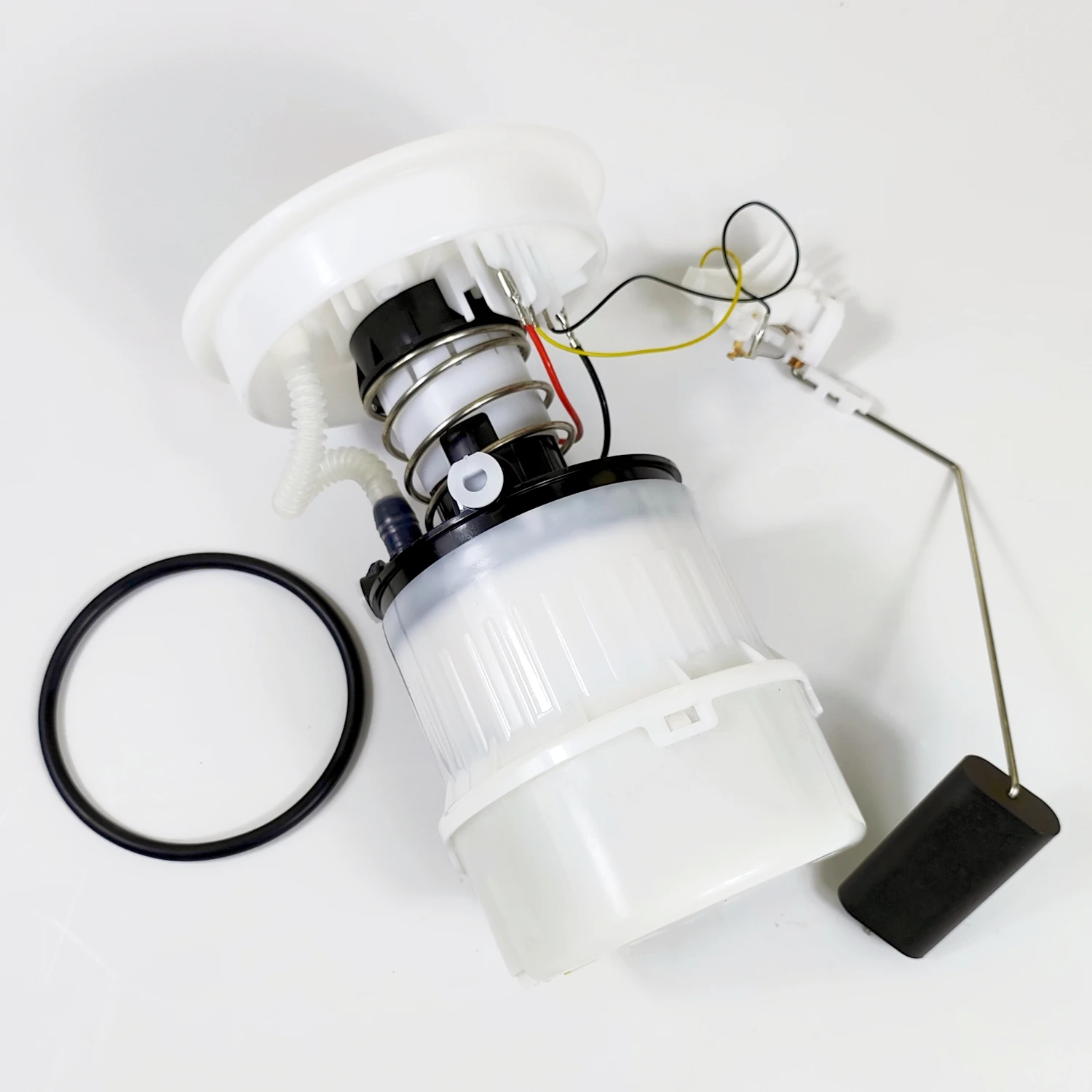 

Fuel Pump Module Assembly for Mazda 3 2.0L 2.3L Ford Focus 2.0L 177GE 0986580951 Z605-13-35XG E9546M