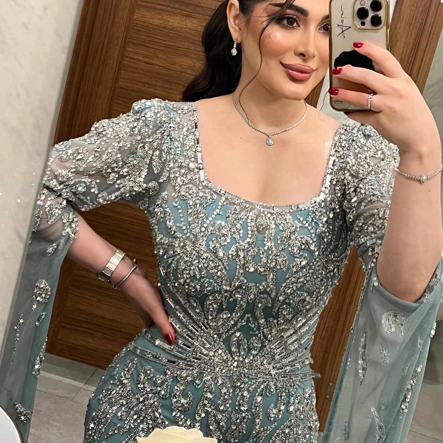 Sharon Said 2026 Luxuriöses Arabisches Türkisfarbenes Abendkleid mit Cape-Ärmeln, Quadratischem Ausschnitt, Arabian Nights Ballkleid SS469 Maßanfertigung – Detail 7