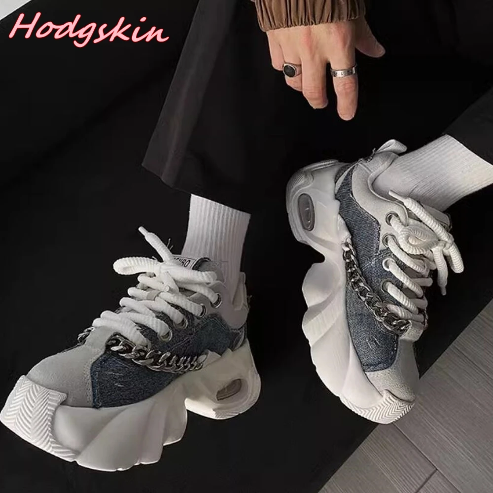 2024 New Men Shoes Round Toe Metal Chain Decoration Thick Sole Flat with Shoes Casual All-match Height Increasing Fashion Shoes