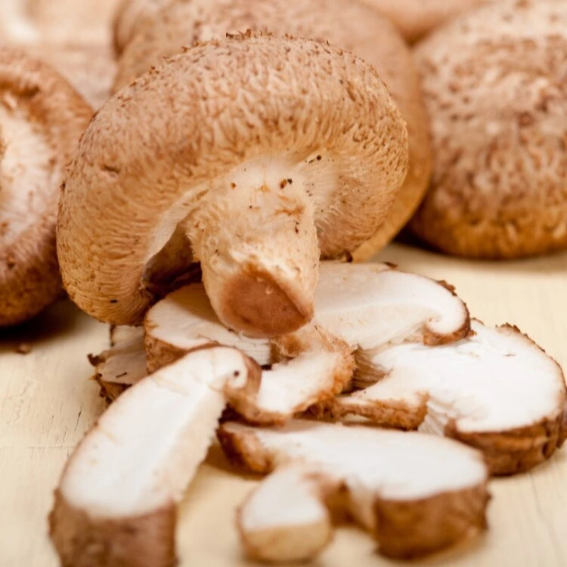 1kg of healthy shiitake mushrooms raised by farm-direct pesticide (Yarrow)