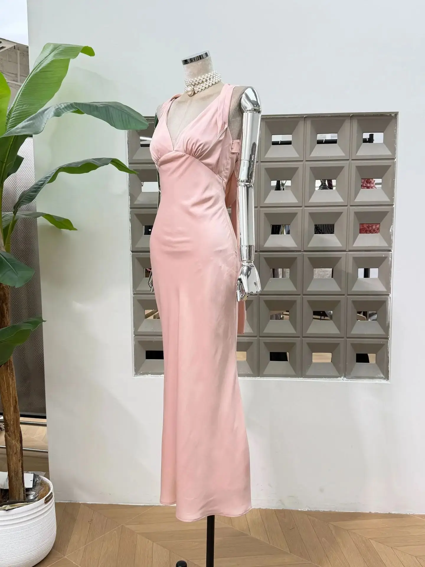 جديد الخريف الشتاء مخصص أنيق أنيق سليم صالح المرأة فستان طويل الخامس الرقبة الشريط عالية الخصر حفلة عيد الميلاد الكرة مساء تصميم