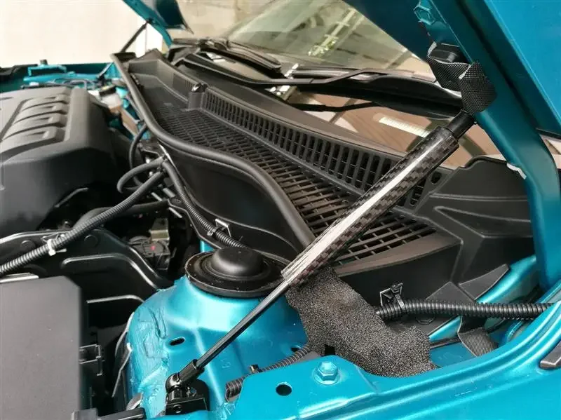 Zmodyfikuj siłowniki pneumatyczne do Suzuki Vitara / Escudo 4th (LY) 2015-2022 przednia maska Bonnet amortyzator hydrauliczny amortyzator wspornik podnośnika pręt tłokowy — zdjęcie 2