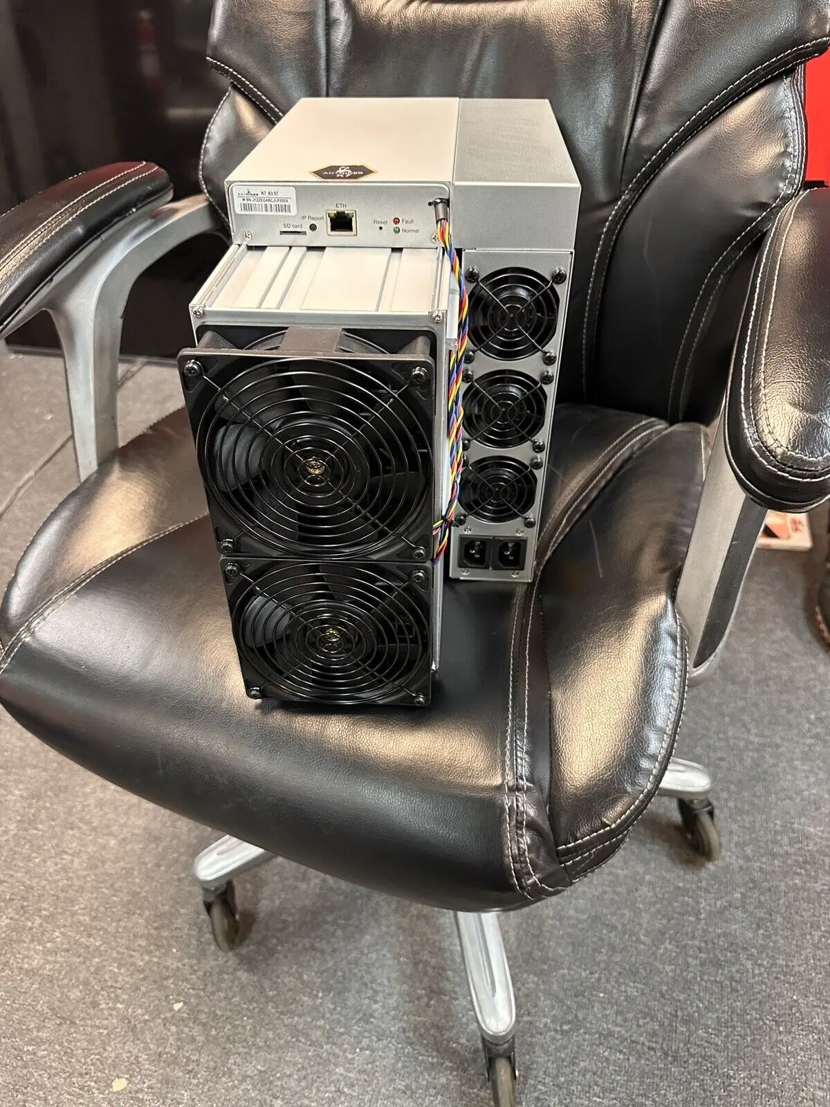 

AY BUY 4 GET 2 FREE Bitmain Antminer K7 63.5TH 3080W CKB Miner