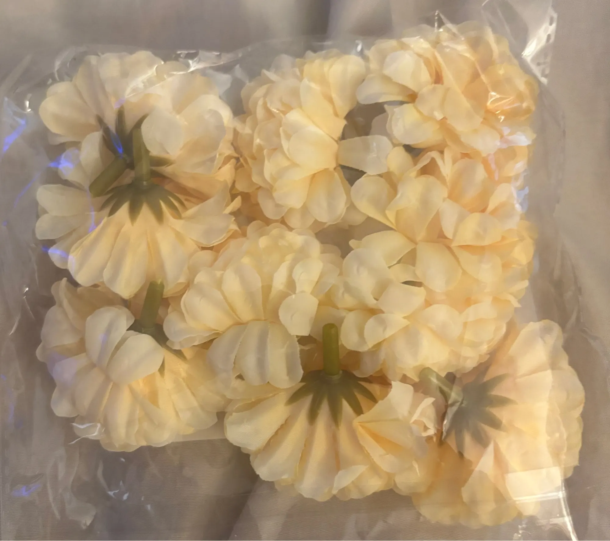 10/20/30Pcs Hydrangea Artificial Flowers Heads 4cm for Home Room Decor DIY Marriage Wreath Accessories Bride Wedding Decoration photo review