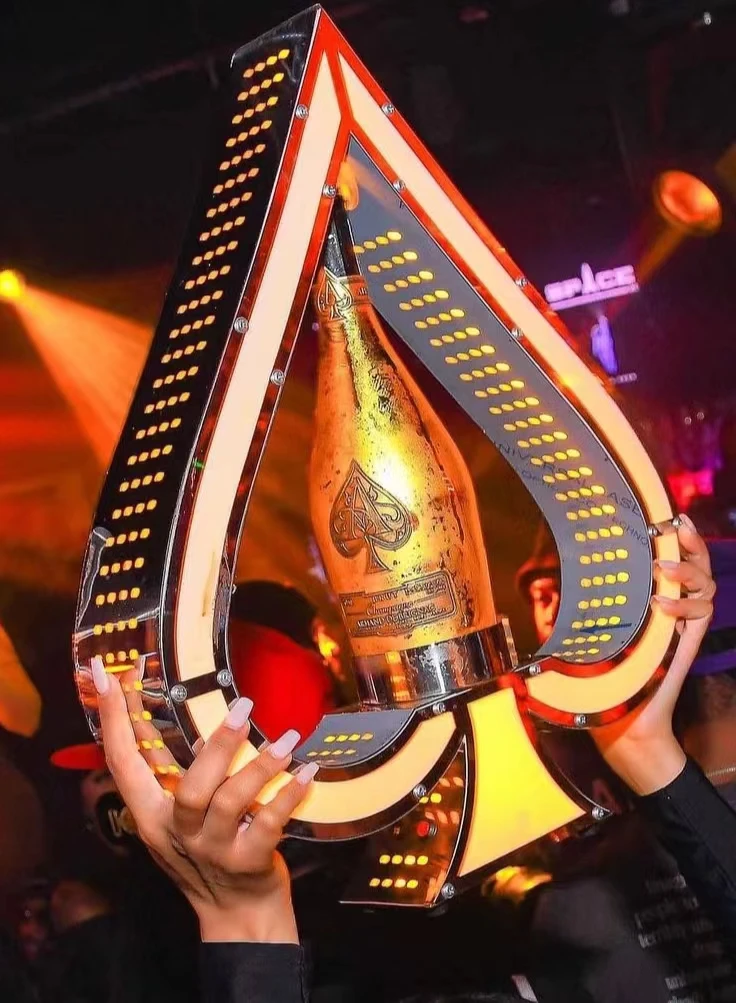 ACE VON SPATEN CHAMPAGNER FLASCHE DISPLAY FÜR NACHTCLUB