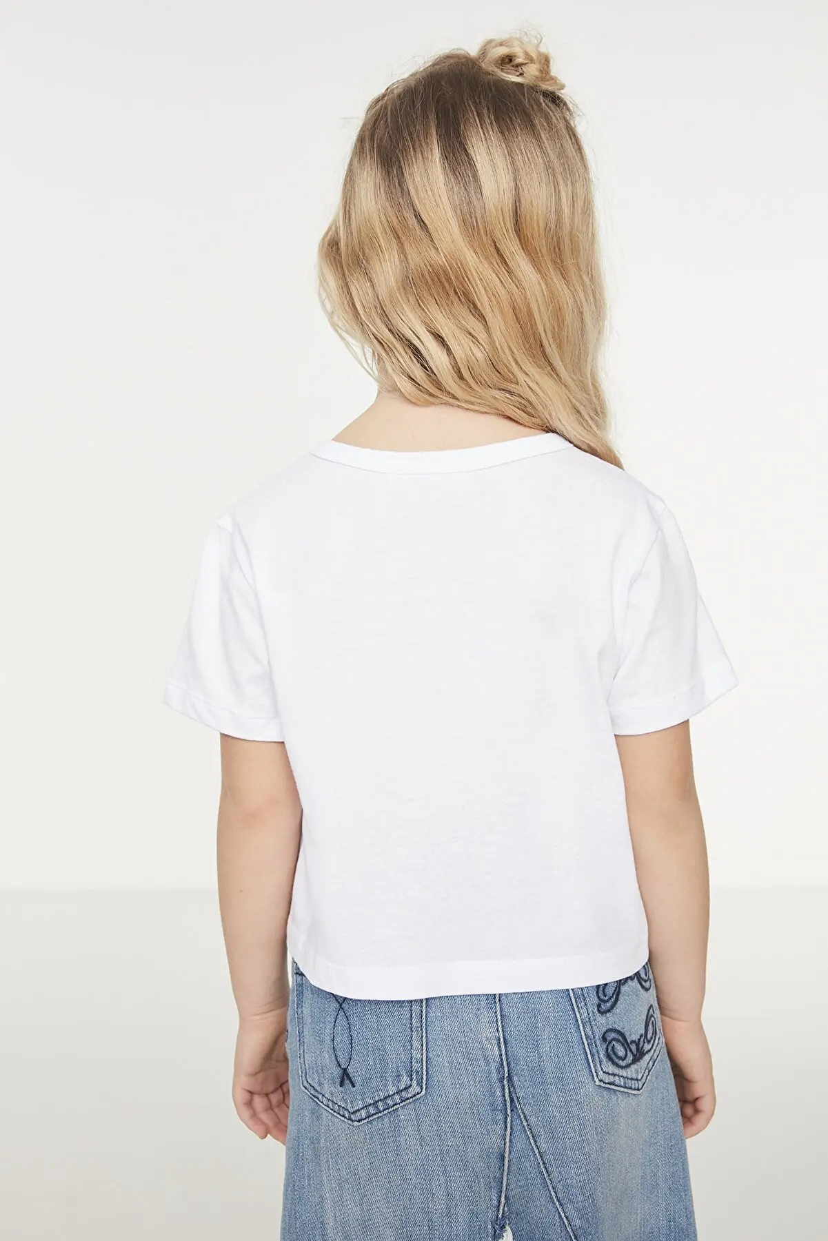 Kaus Rajutan Anak Perempuan Gambar Putih