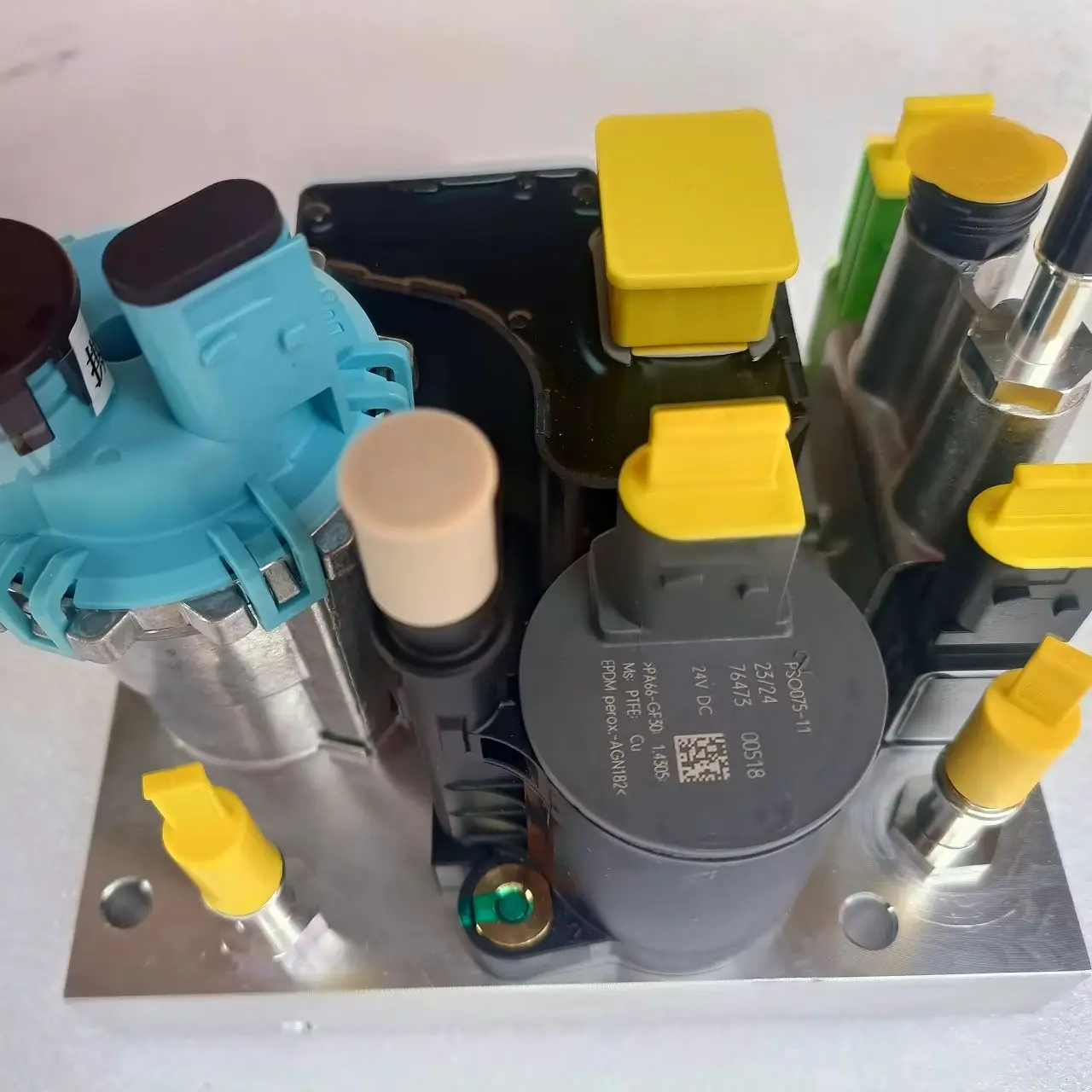 

For 22209519/22608244/2610216 Urea pump 23387854, 85022215 DEF Pump AdBlue Dose Pump ULB-1-41