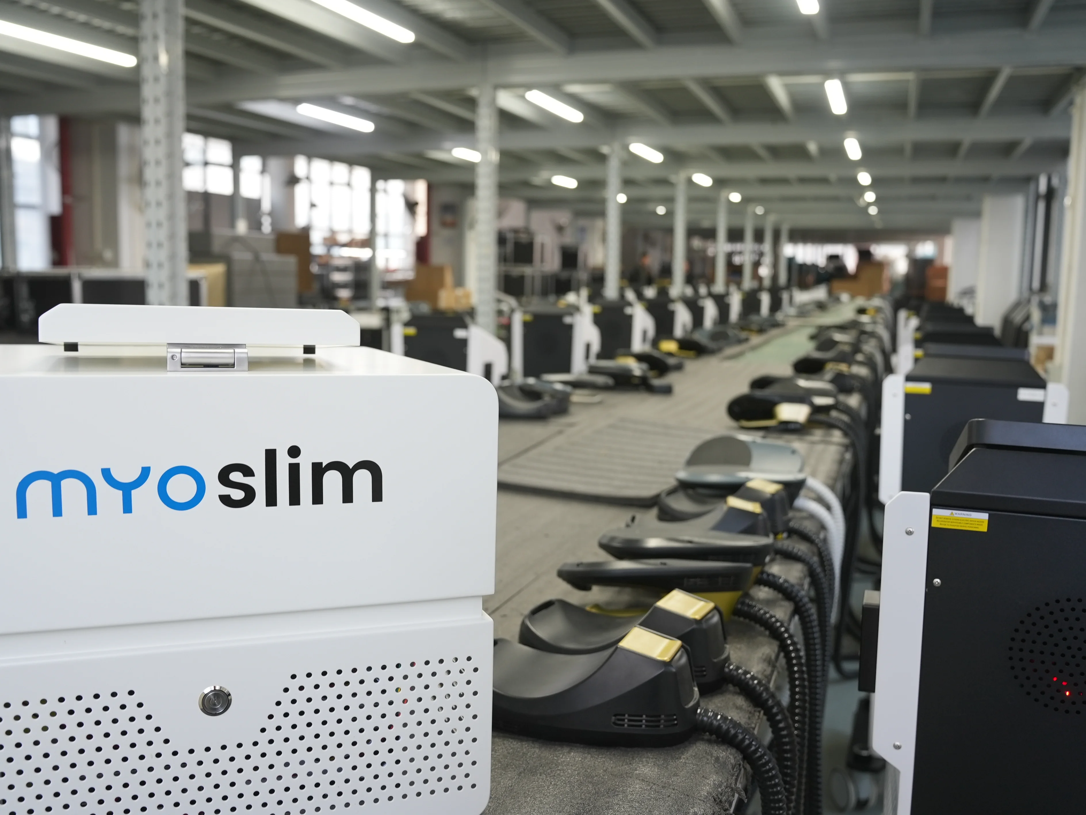 

Professional MYOSLIM Sculpting NEO RF Machine EMS Body Slimming HI-EMT PRO Muscle Stimulation Fat Removal