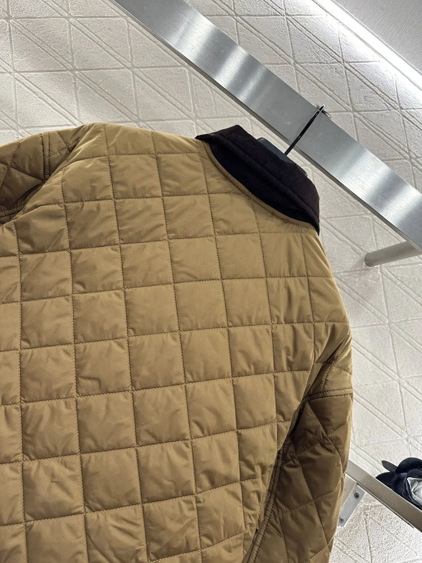 2025 Dames Corduroy Kraag Korte Puffer Jas Retro Gewatteerde Jas Winter Warm Opstaande Kraag Katoen Gevulde Bovenkleding