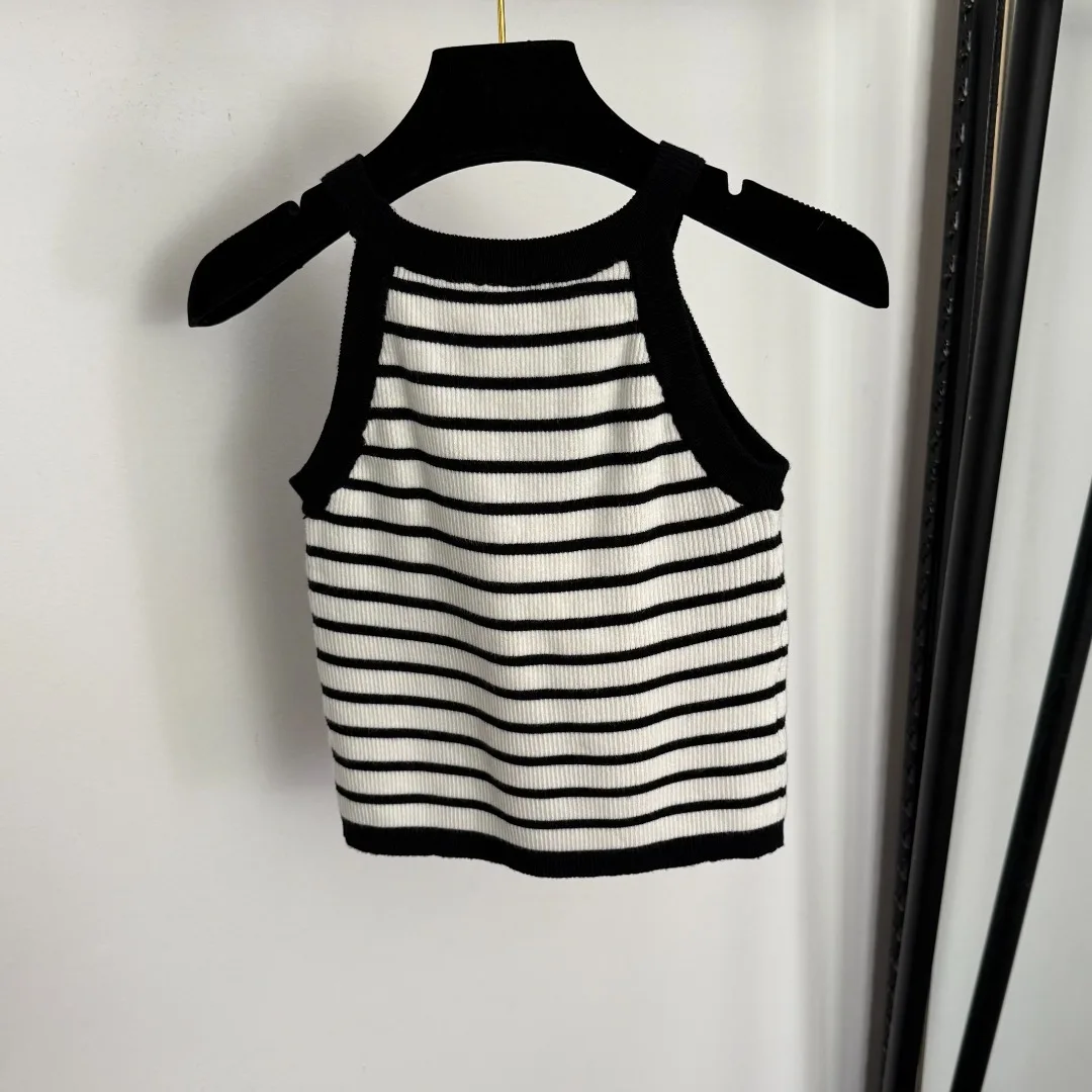 

26 Early Spring New Sleeveless Vest Women's Trendy Fashion Versatile Knitted Vest Top Short