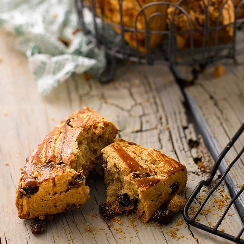 ●   [مجموعة مكونة من 5 قطع] شمعدانات الجوز والقرفة والزبيب 90 جرام - مقرمشة على الخارج، رطبة على الداخل - استبدال وجبة الخبز والوجبات الخفيفة والمعجنات